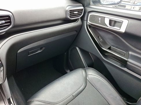 Used 2021 Ford Explorer ST w/ ST Street Pack image 17