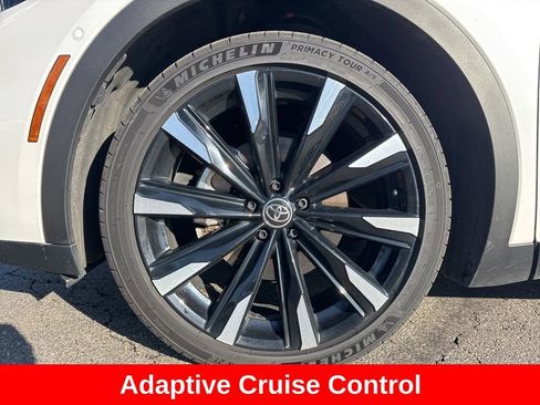 Certified 2023 Toyota Crown Platinum image 11