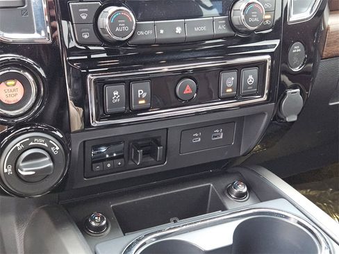 Used 2020 Nissan Titan Platinum Reserve w/ Moonroof Package image 24