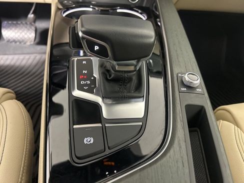 Used 2023 Audi A4 2.0T Premium w/ Convenience Package image 19