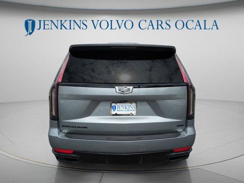 Used 2024 Cadillac Escalade Sport Platinum w/ LPO, ONYX Package AWD/4WD image 4
