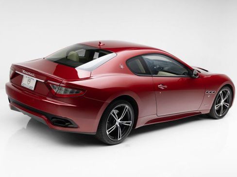 Used 2015 Maserati GranTurismo Sport image 3