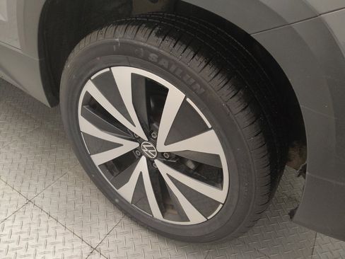 Used 2022 Volkswagen Taos SE image 31