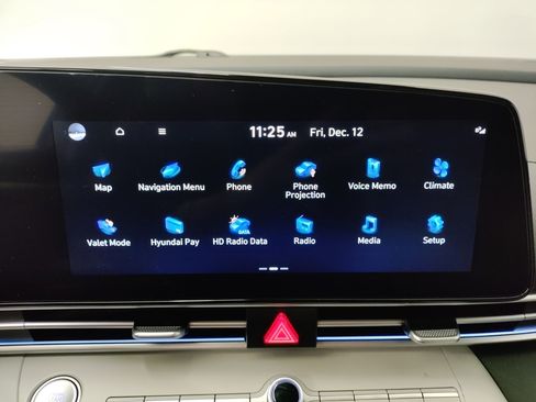 Used 2023 Hyundai Elantra Limited image 23