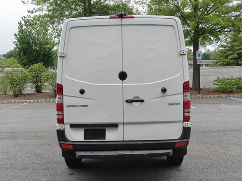 Used 2018 Mercedes-Benz Sprinter 2500 image 4