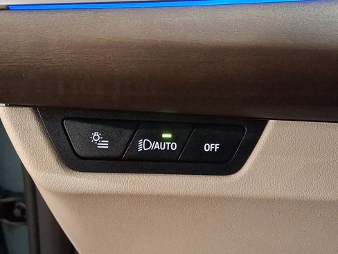 Used 2025 BMW X1 xDrive28i w/ Technology Package image 22