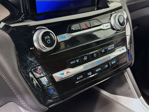 Certified 2021 Ford Explorer Platinum w/ Equipment Group 601A image 18