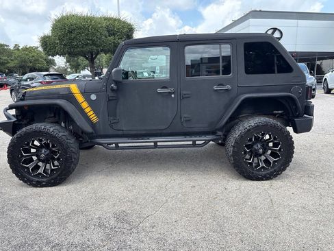 Used 2017 Jeep Wrangler Unlimited Sport w/ Quick Order Package 24S AWD/4WD image 2