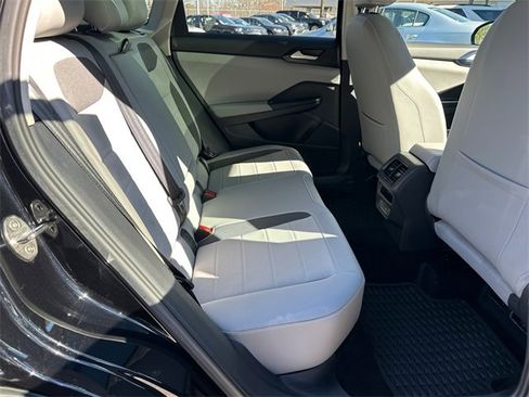 Used 2023 Volkswagen Taos SE image 14