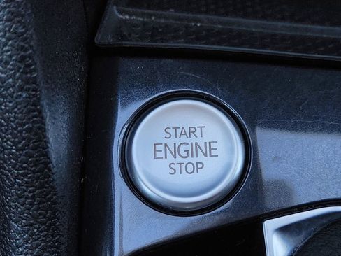 Used 2024 Volkswagen Tiguan SE image 21