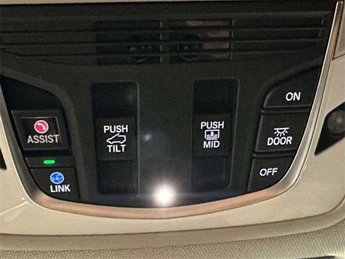 Used 2023 Acura MDX SH-AWD w/ Advance Package image 36