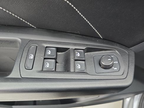 Used 2020 Volkswagen Atlas Cross Sport SEL R-Line image 27