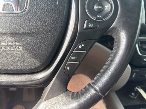 Used 2016 Honda Pilot Touring image 27