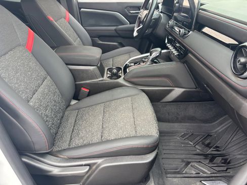 Used 2023 Chevrolet Colorado Z71 w/ Z71 Convenience Package 2 image 19