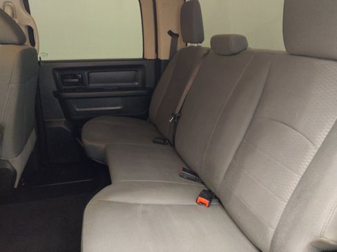 Used 2019 RAM 1500 Express w/ Express Value Package AWD/4WD image 18