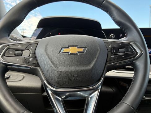 Used 2025 Chevrolet Trax LT w/ LT Convenience Package image 27