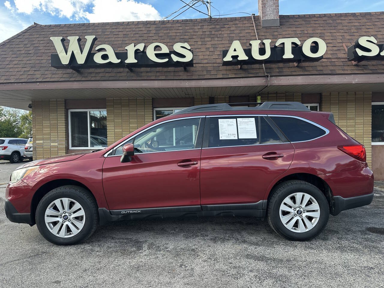 Used 2017 Subaru Outback 2.5i Premium AWD/4WD image 1