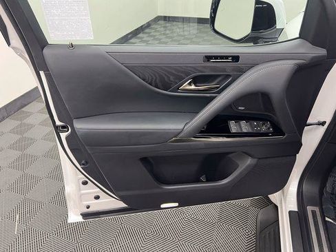 Certified 2026 Lexus LX 600 4WD w/ Accessory Package (Z1) image 9