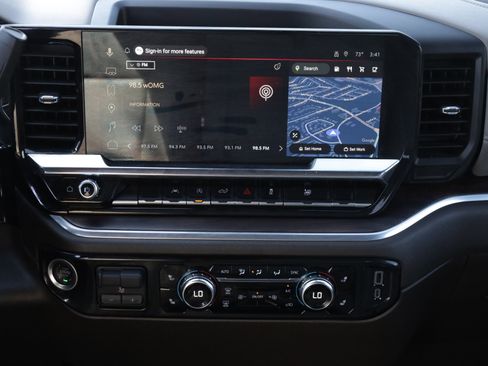 Used 2025 GMC Sierra 1500 SLT image 8