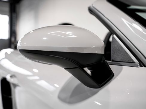 Used 2022 Porsche 718 Boxster Spyder RWD image 36