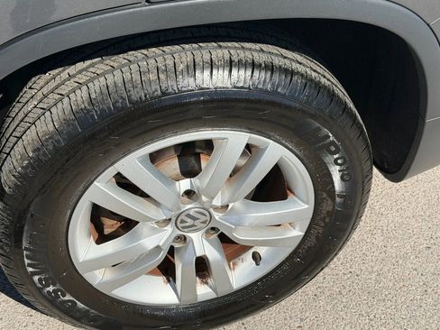 Used 2016 Volkswagen Tiguan S image 20
