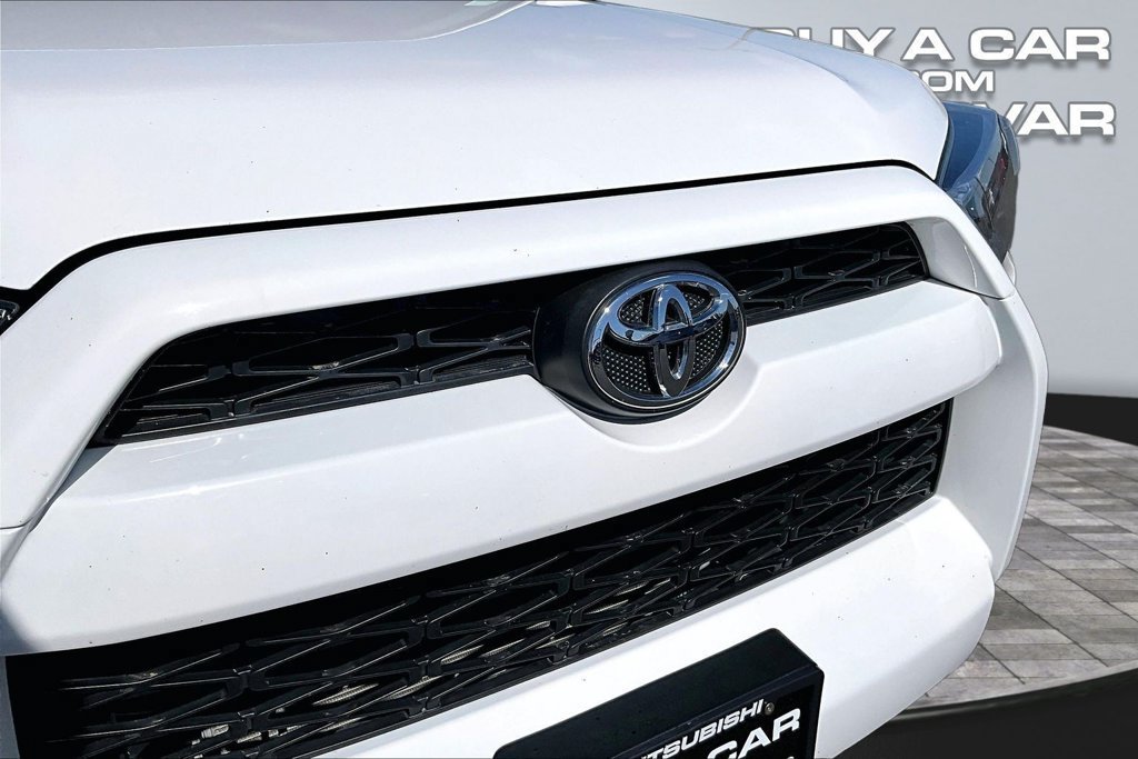 Used 2019 Toyota 4Runner SR5 Premium AWD/4WD image 28