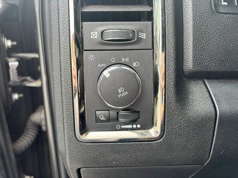 Used 2018 RAM 2500 Laramie w/ Sport Appearance Group AWD/4WD image 19