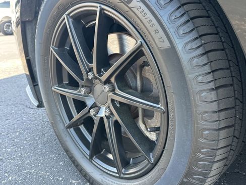 Used 2018 Ford Mustang Coupe image 5