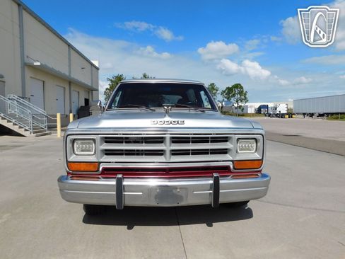 Used 1988 Dodge Ramcharger 2WD image 2