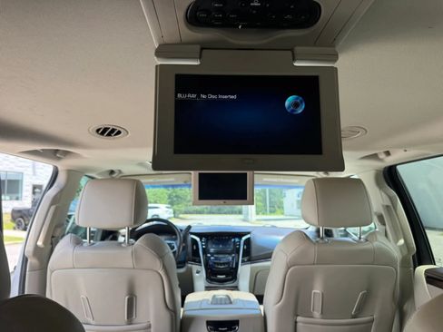 Used 2016 Cadillac Escalade ESV Premium AWD/4WD image 44