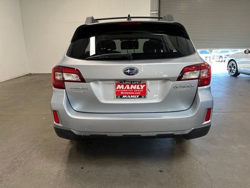 Used 2016 Subaru Outback 2.5i Limited AWD/4WD image 4