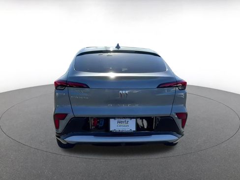 Used 2025 Buick Envista Sport Touring image 12