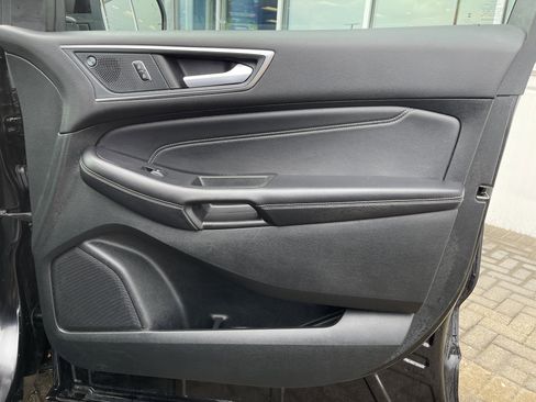 Used 2024 Ford Edge Titanium image 35