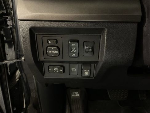 Used 2021 Toyota Tundra SR5 w/ SR5 Upgrade Package image 25