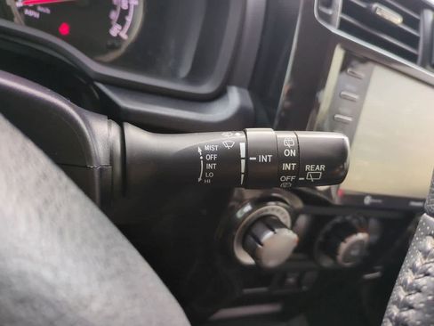 Used 2020 Toyota 4Runner TRD Off-Road image 23