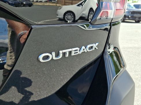 Used 2025 Subaru Outback Premium w/ Popular Package #1A AWD/4WD image 32