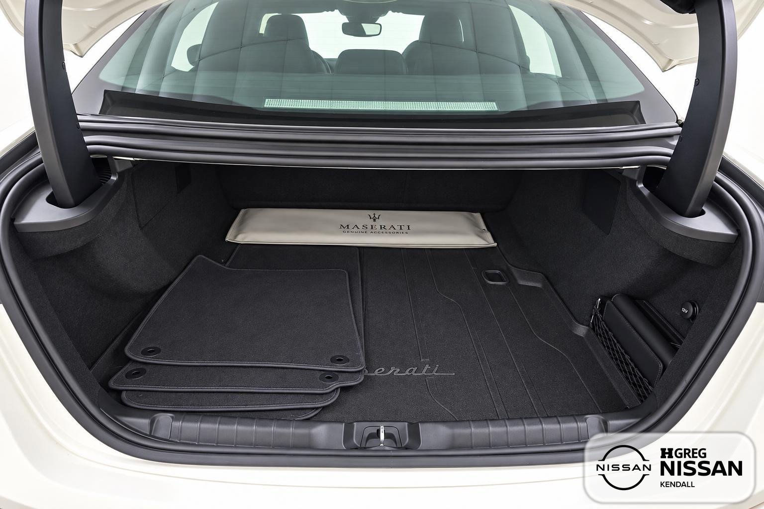 Used 2023 Maserati Ghibli Modena RWD image 14