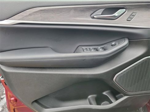 New 2025 Jeep Grand Cherokee L Limited w/ Trailer Tow Package image 9