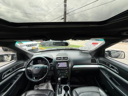 Used 2016 Ford Explorer XLT w/ Equipment Group 202A image 34