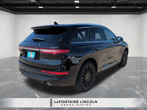 Certified 2022 Lincoln Corsair Reserve w/ Equipment Group 201A AWD/4WD image 5