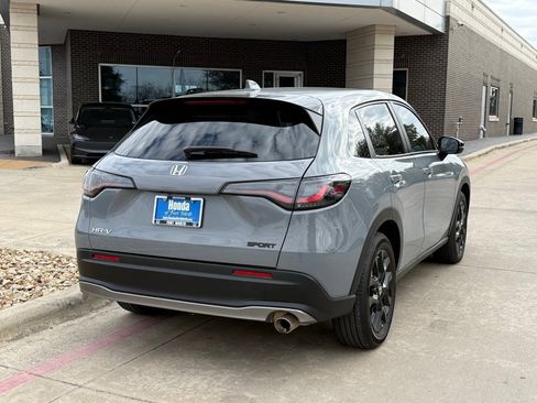 Used 2025 Honda HR-V Sport image 6