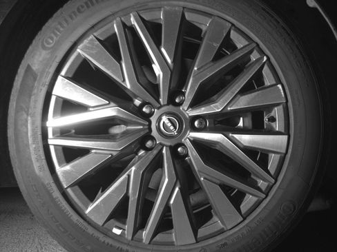 Used 2025 Nissan Altima 2.5 SV FWD image 25