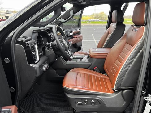 Used 2024 GMC Sierra 3500 Denali Ultimate image 3