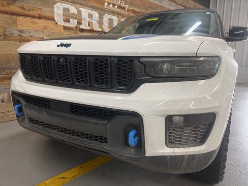 Used 2022 Jeep Grand Cherokee Trailhawk image 3