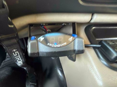 Used 2001 Chevrolet Express 3500 w/ Convenience Pkg 1 RWD image 92