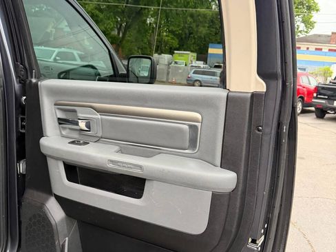 Used 2018 RAM 1500 Classic SLT AWD/4WD image 17