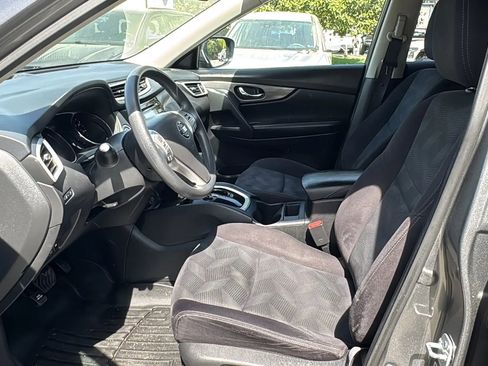 Used 2016 Nissan Rogue SV image 10