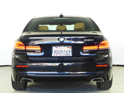 Certified 2023 BMW 530i w/ Convenience Package image 8