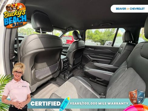 Used 2024 Jeep Grand Cherokee L Laredo AWD/4WD image 15