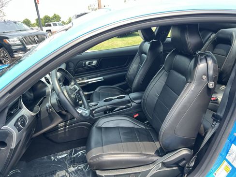 Used 2022 Ford Mustang GT Premium w/ Equipment Group 401A RWD image 13